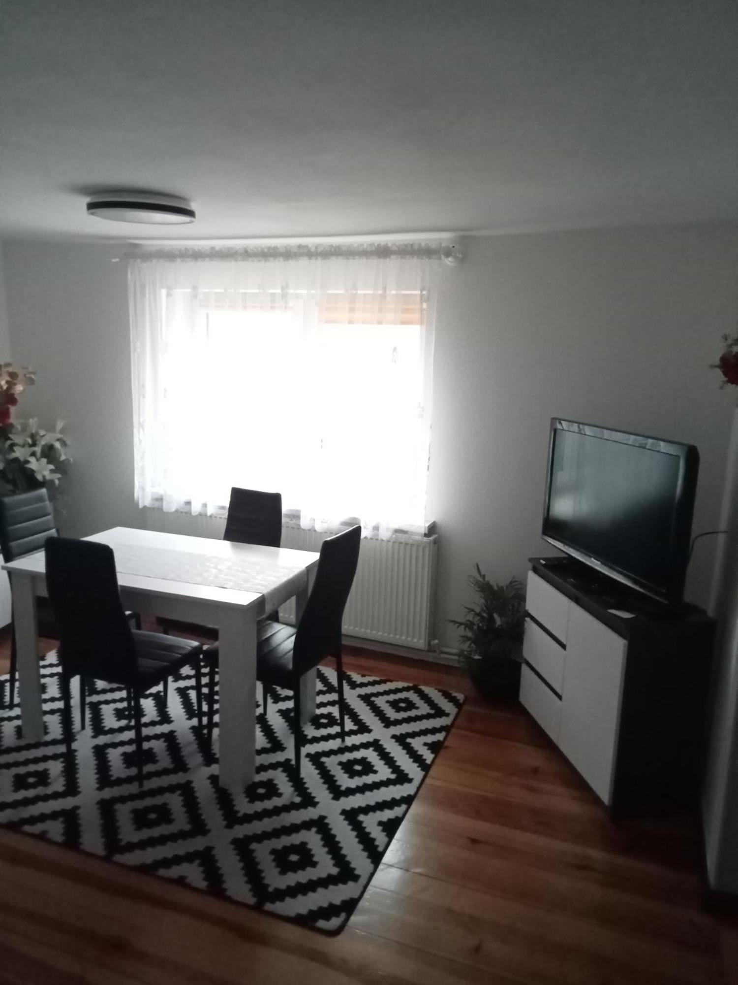 Brojce Apartment *